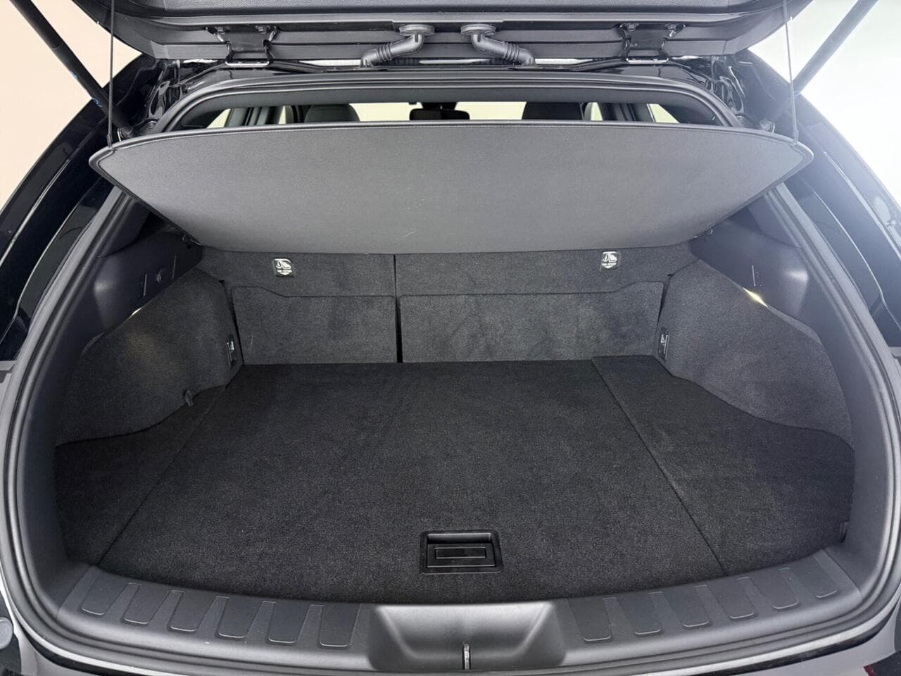 Lexus UX thumbnail Boot