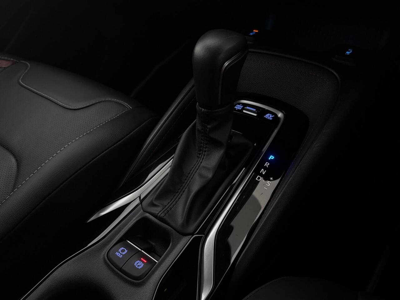 Toyota Corolla thumbnail Interior Front