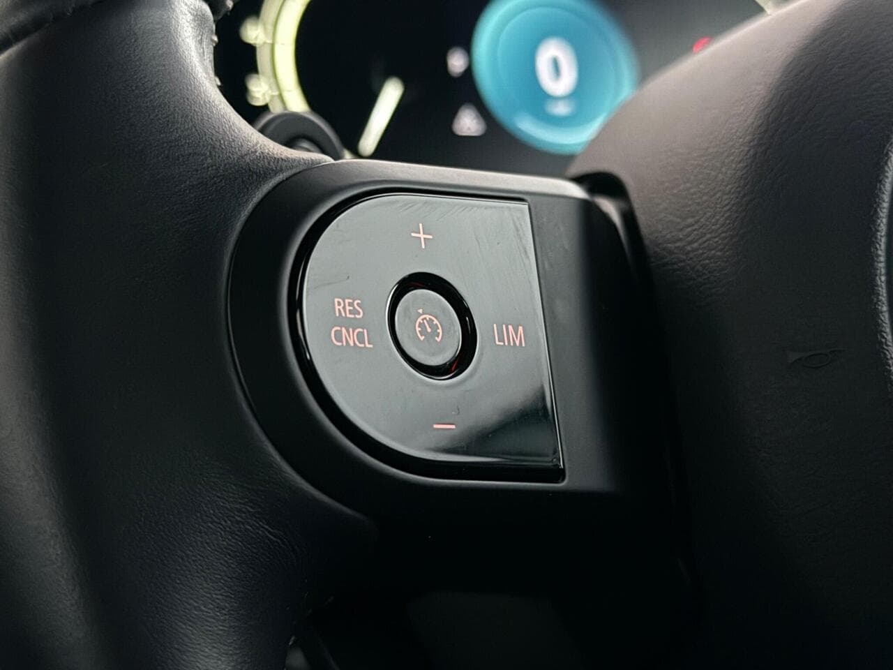MINI Countryman thumbnail Misc Controls