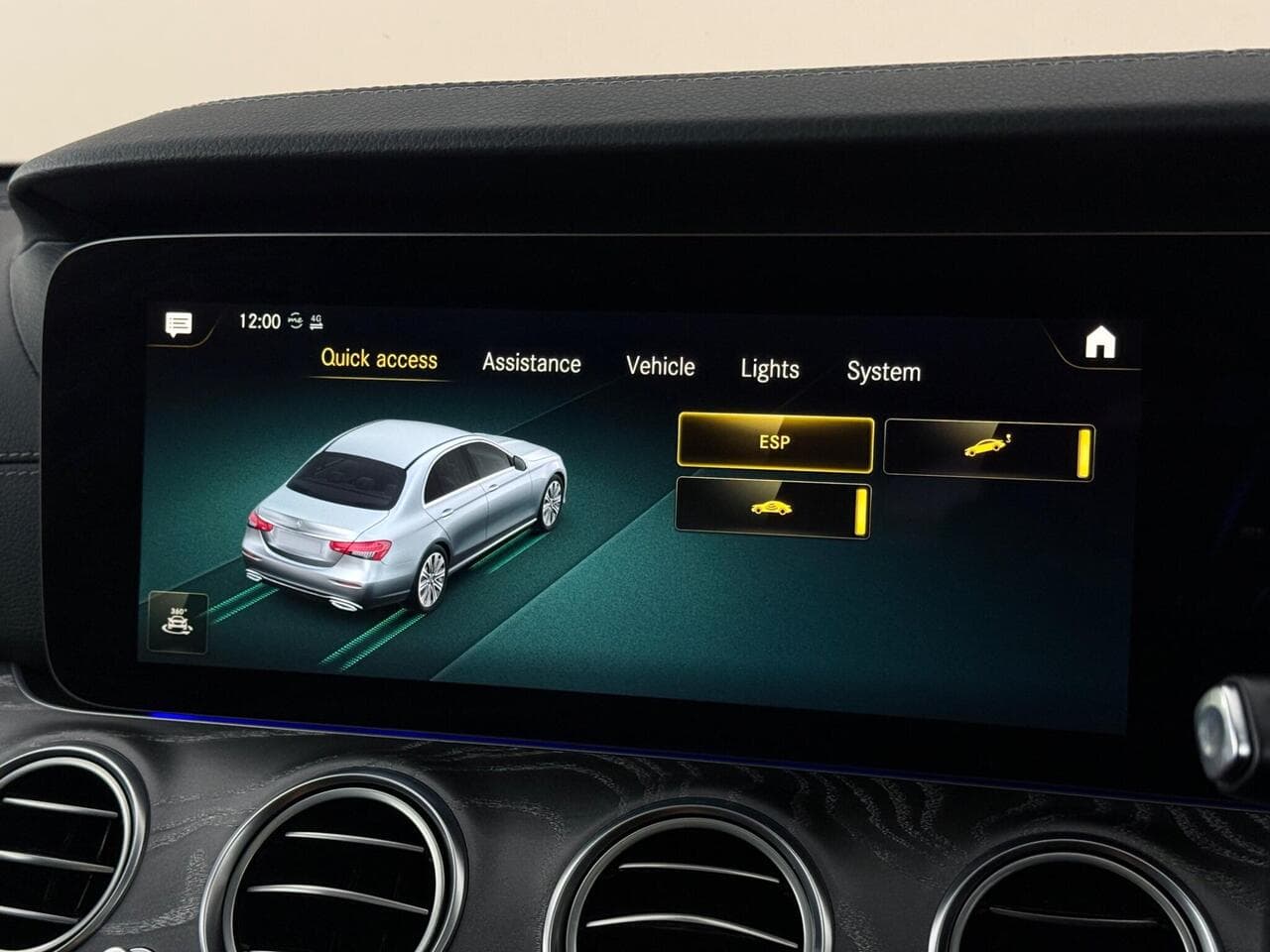 Mercedes-Benz E Class thumbnail Infotainment System