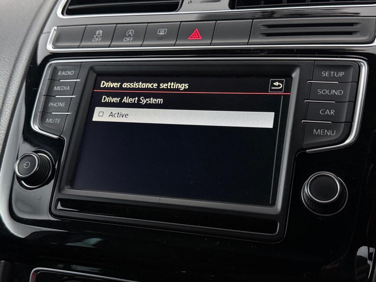 Volkswagen Polo thumbnail Infotainment System