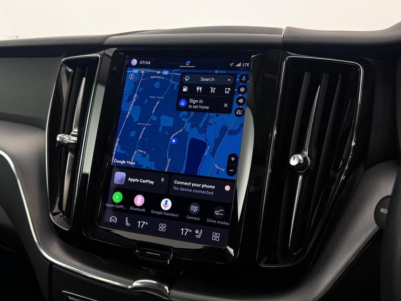 Volvo XC60 thumbnail Infotainment System