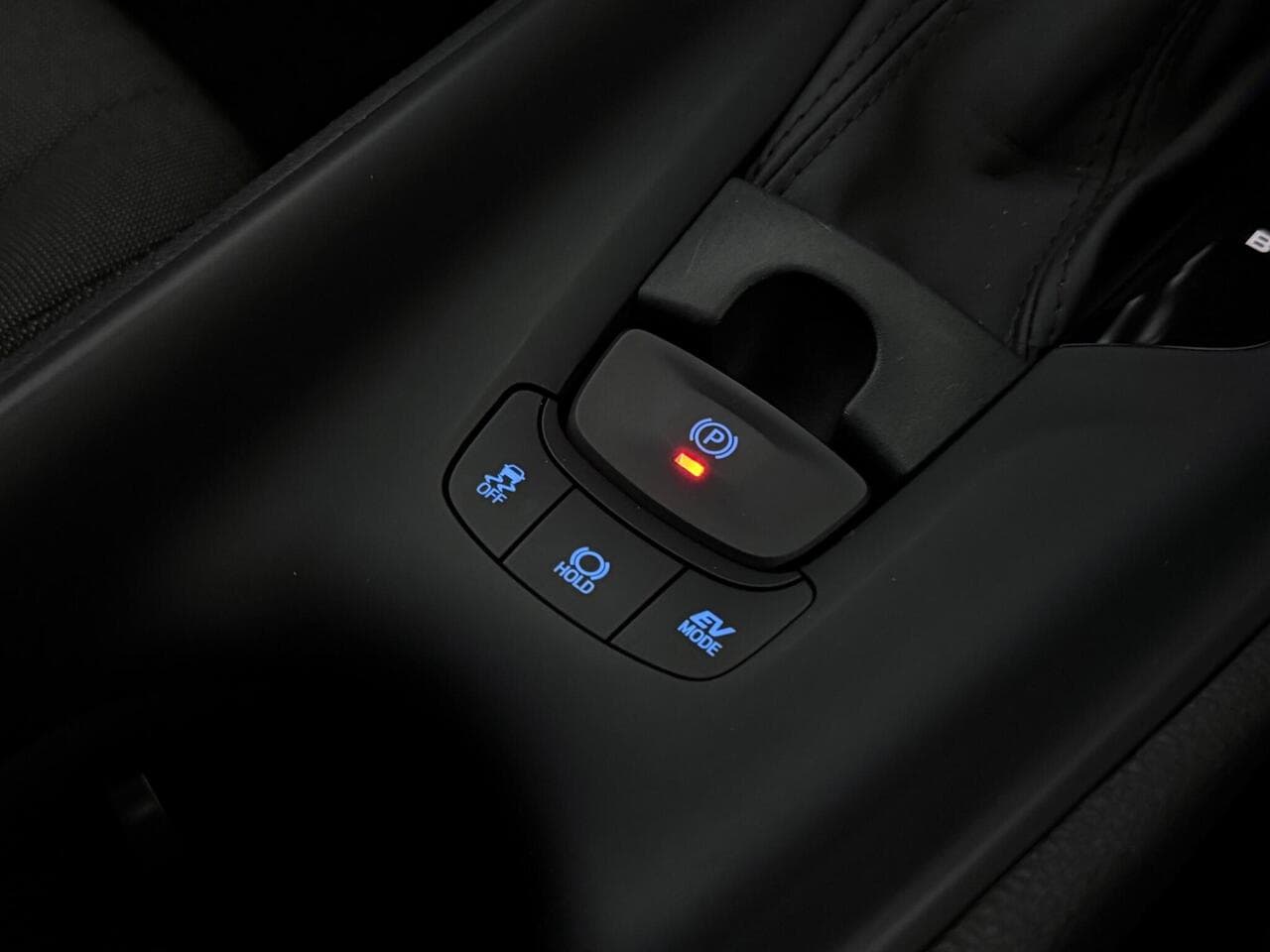 Toyota C-HR thumbnail Misc Controls