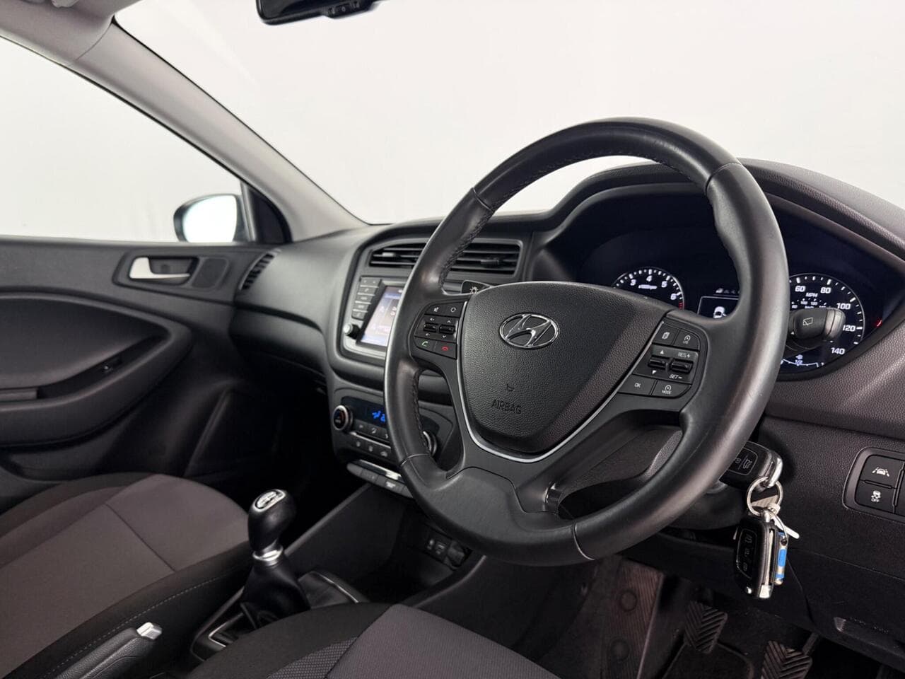 Hyundai i20 thumbnail Interior Front