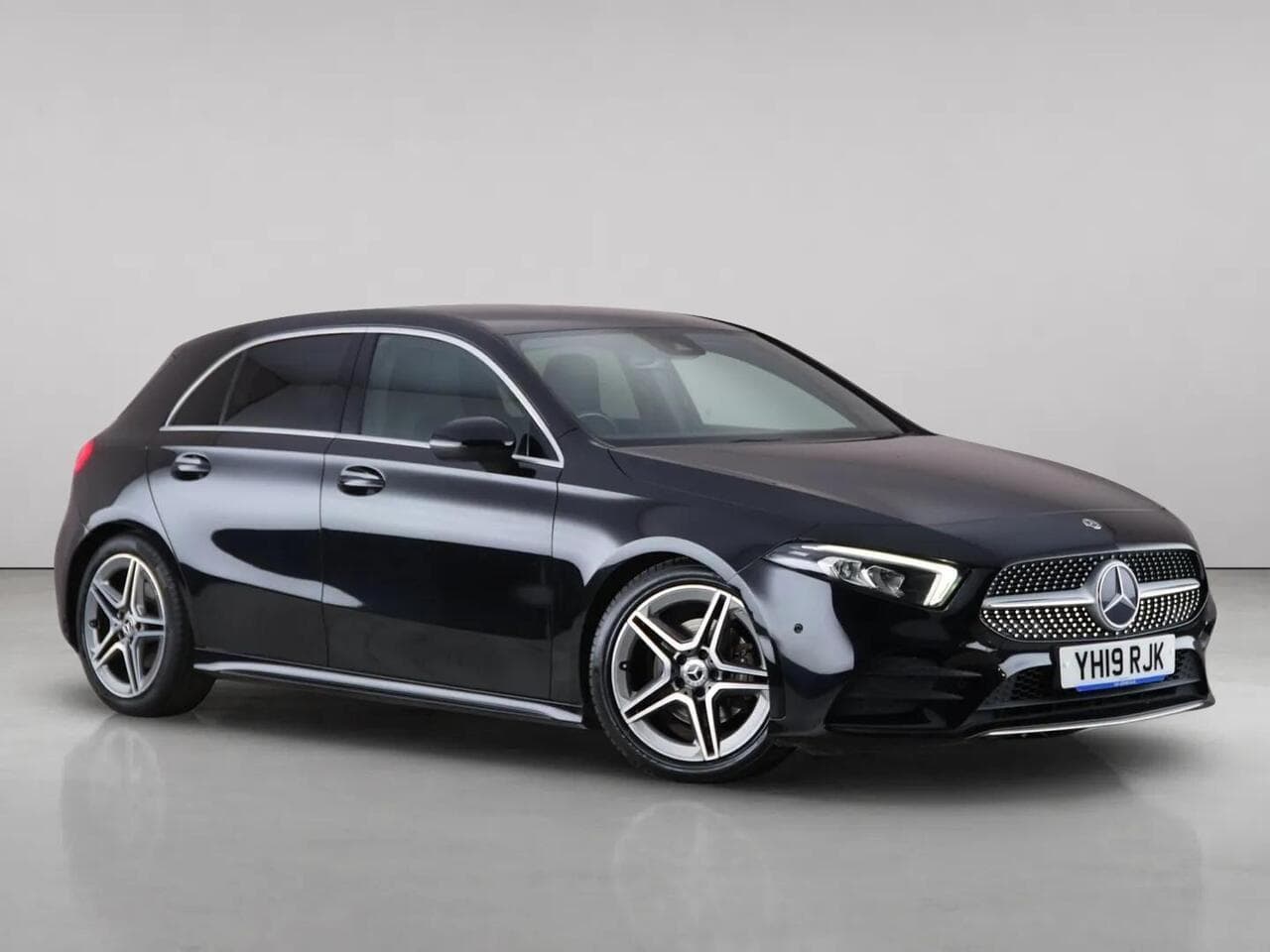 Mercedes-Benz A Class - Mercedes-Benz A Class 1.3 A200 AMG Line (Executive) Euro 6 (s/s) 5dr