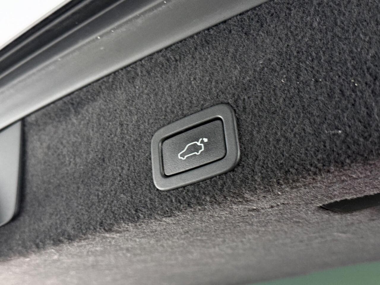 Volvo XC60 thumbnail Misc Controls