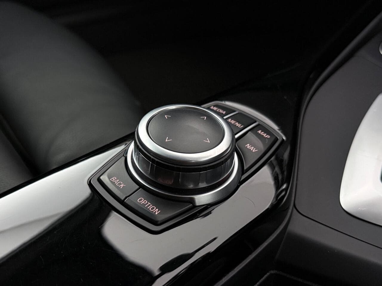 BMW 2 Series thumbnail Interior Front