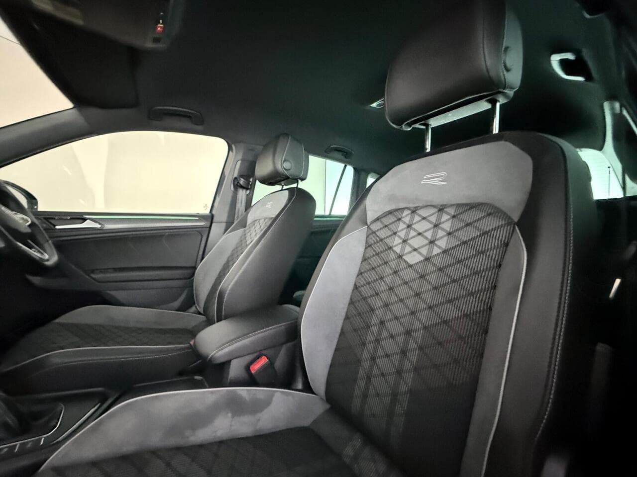Volkswagen Tiguan thumbnail Seat Front Passenger