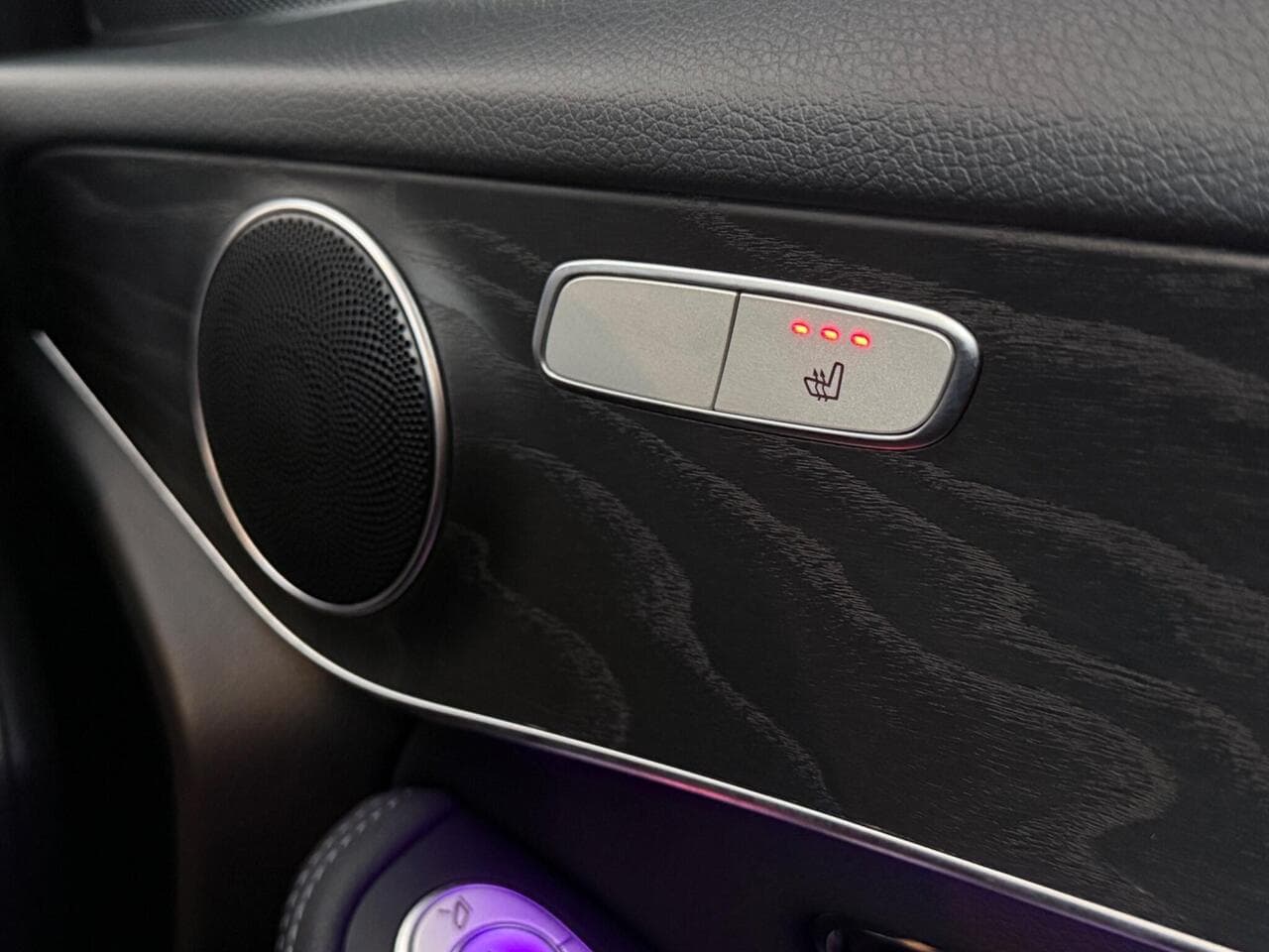 Mercedes-Benz GLC thumbnail Misc Controls