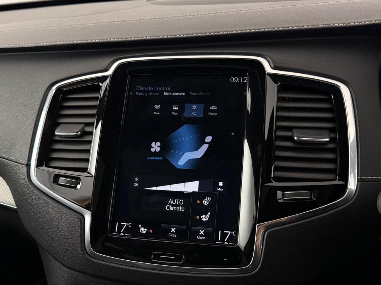 Volvo XC90 thumbnail Infotainment System
