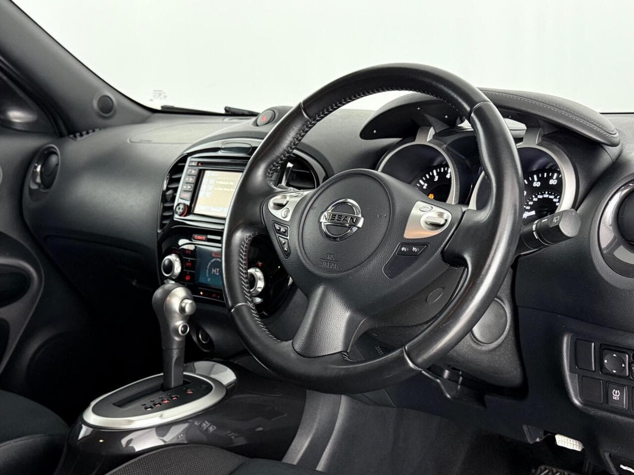 Nissan Juke thumbnail Interior Front