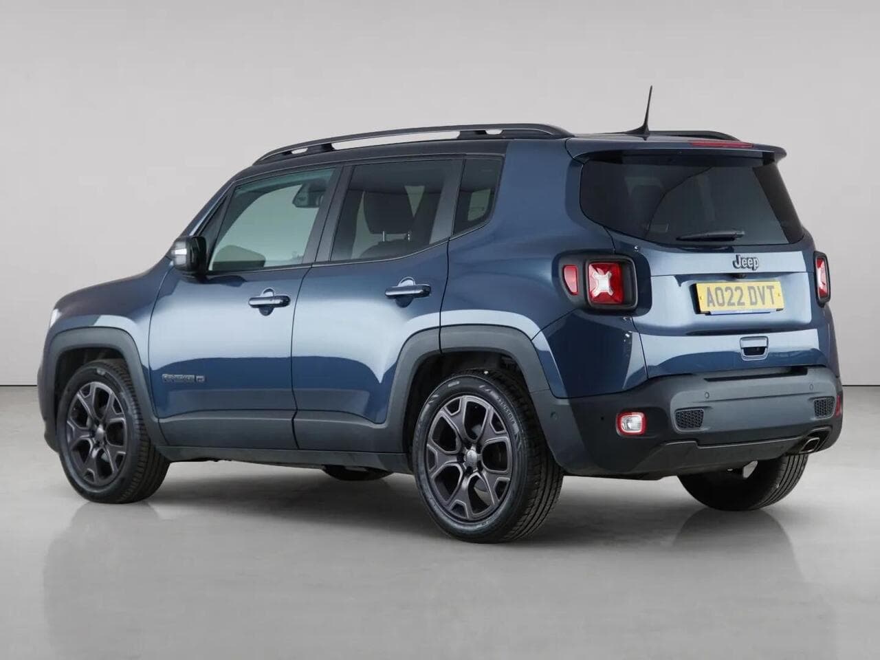 Jeep Renegade thumbnail Rear Left