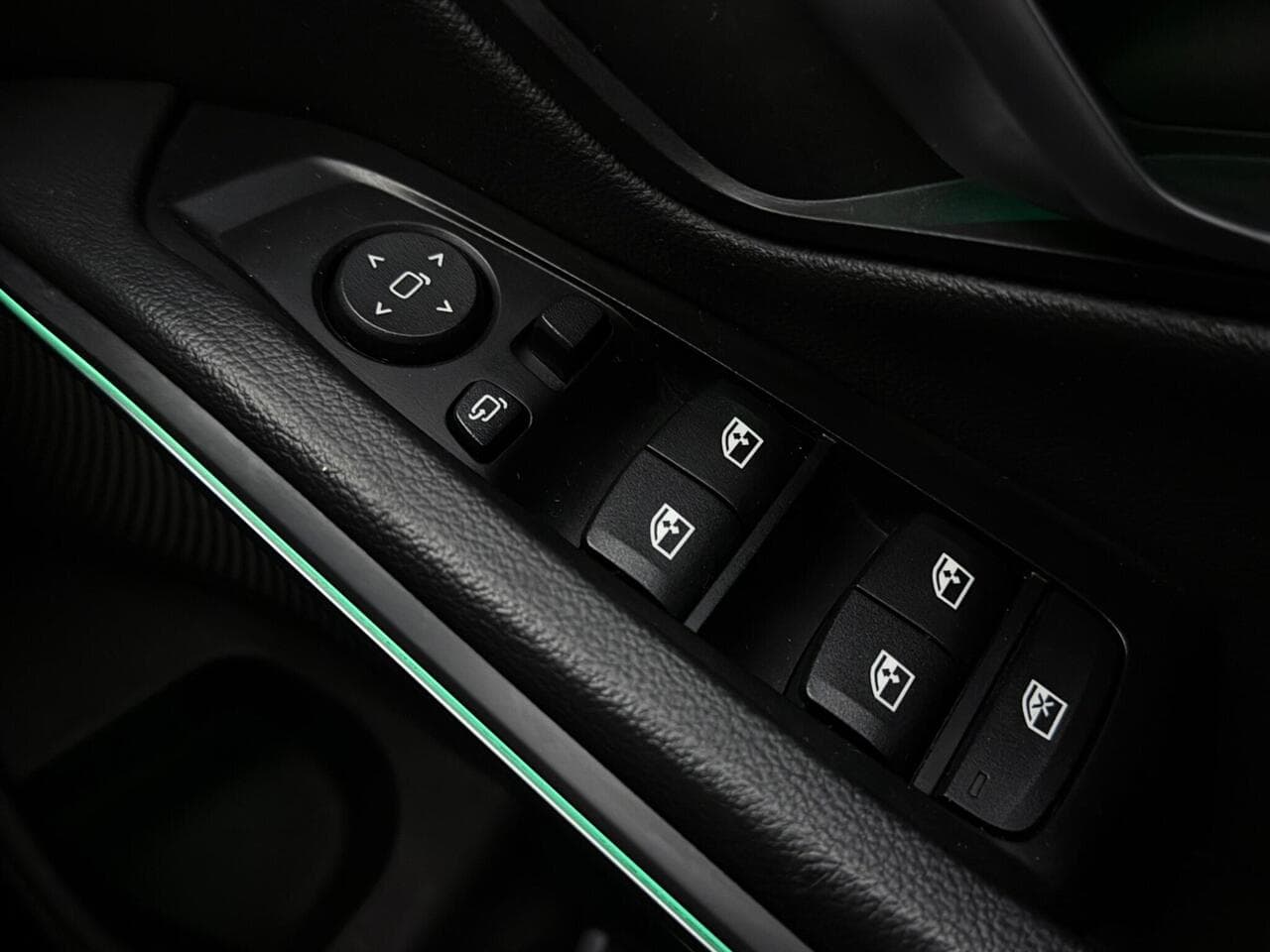 BMW 3 Series thumbnail Misc Controls