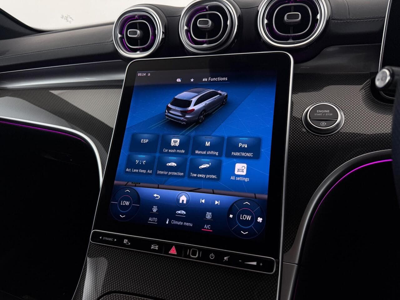 Mercedes-Benz C Class thumbnail Infotainment System