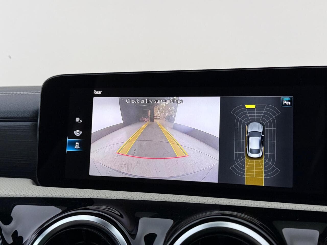 Mercedes-Benz CLA thumbnail Infotainment System