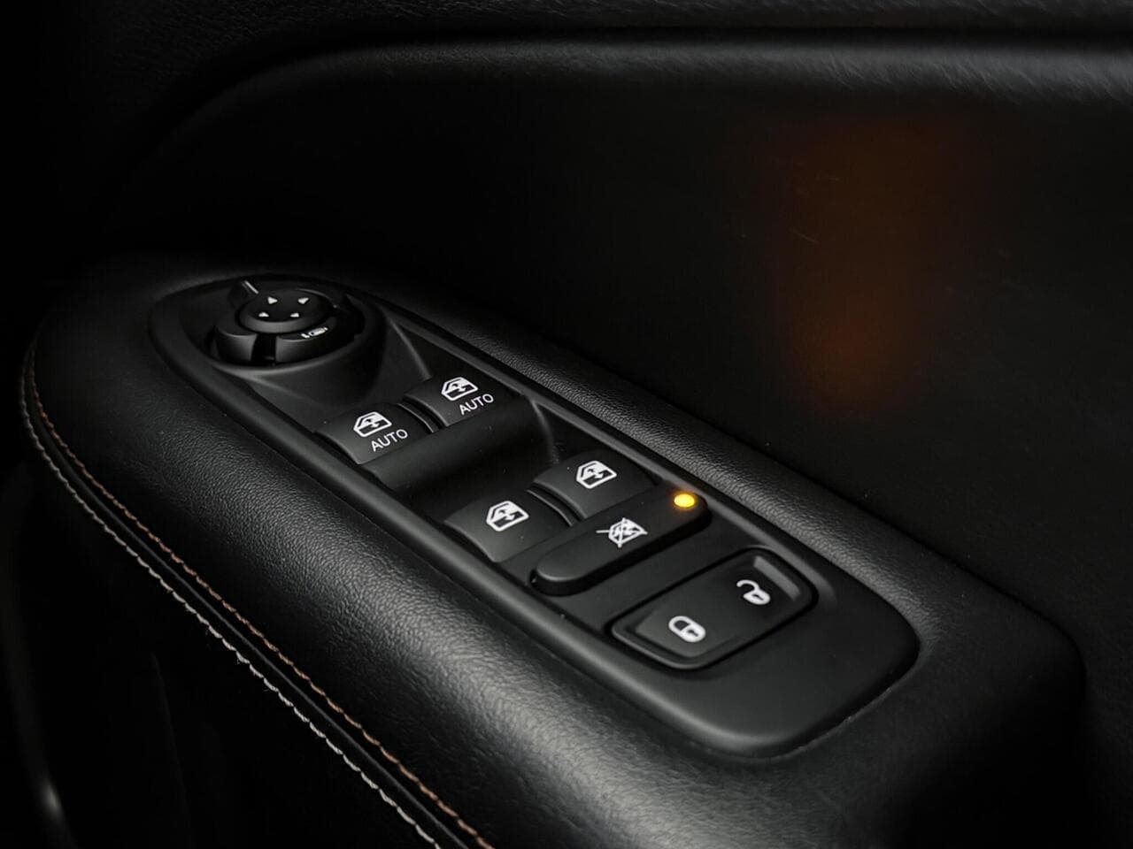 Jeep Compass thumbnail Misc Controls