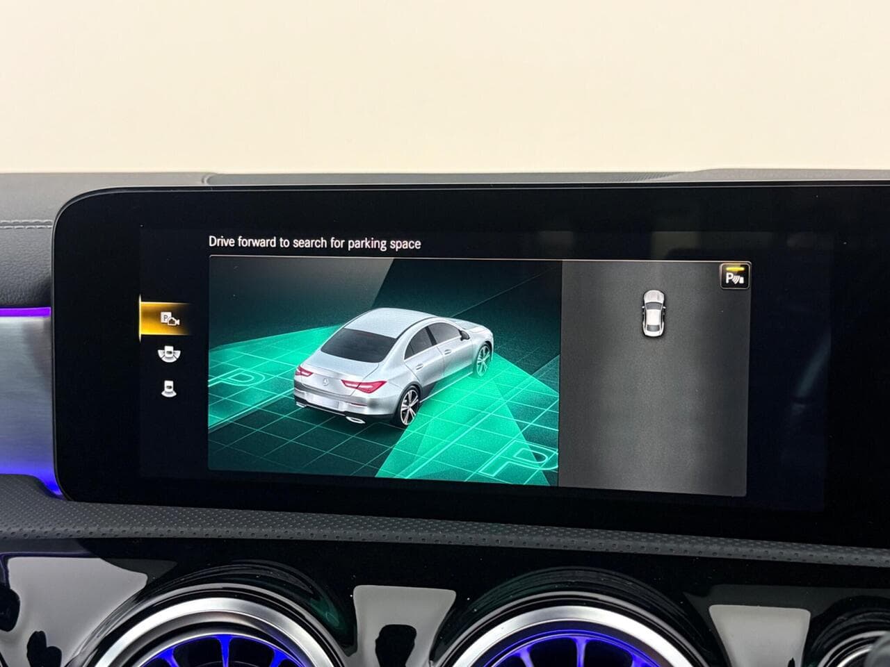 Mercedes-Benz CLA thumbnail Infotainment System