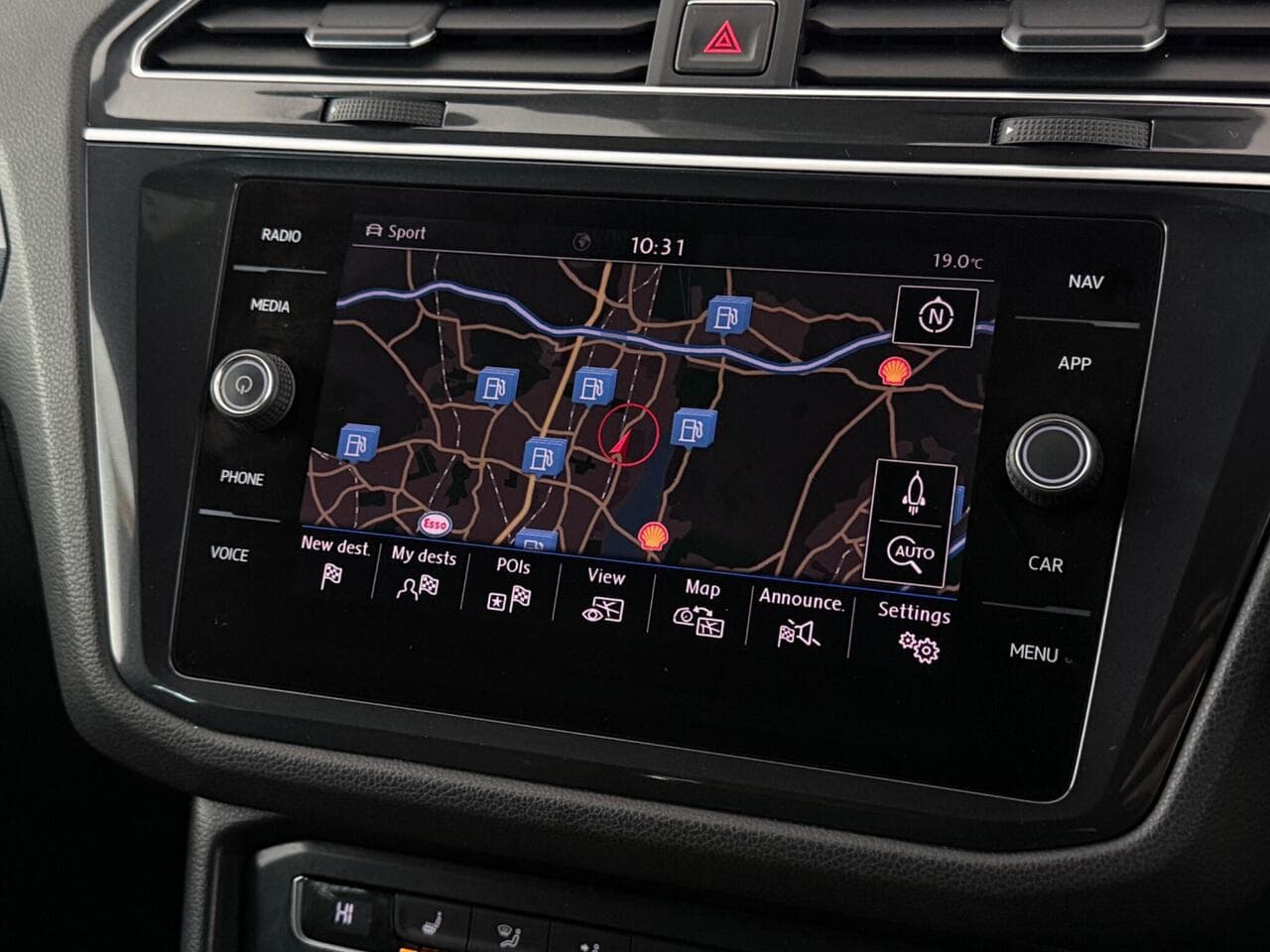 Volkswagen Tiguan thumbnail Infotainment System