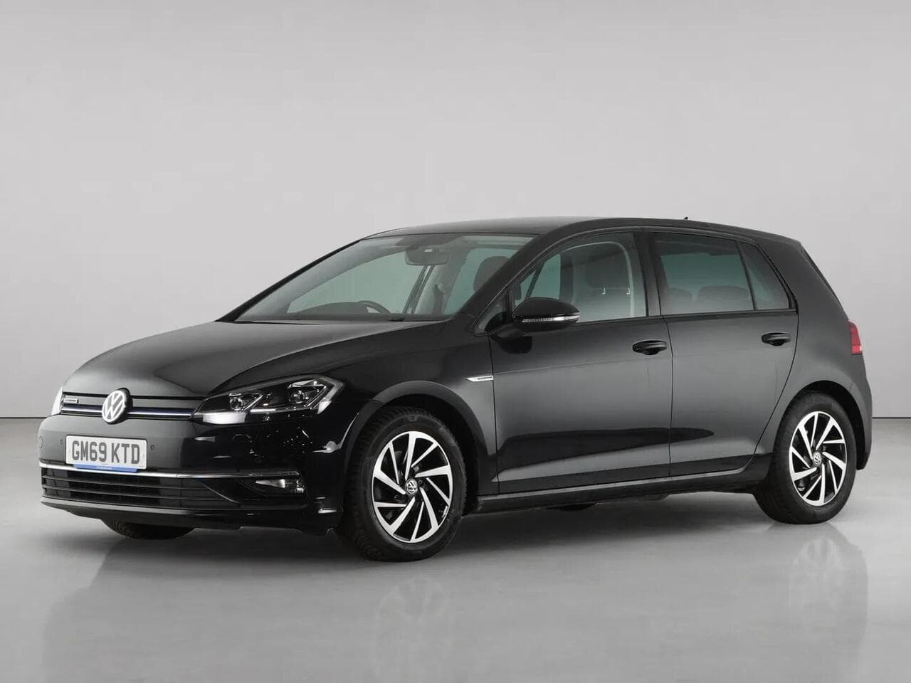 Volkswagen Golf thumbnail Front Left