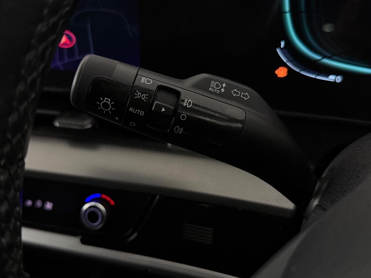Kia Sportage thumbnail Misc Controls