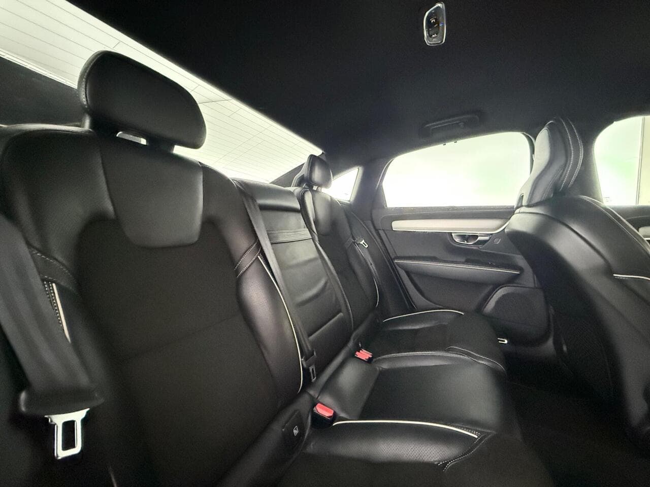 Volvo S90 thumbnail Seats Rear
