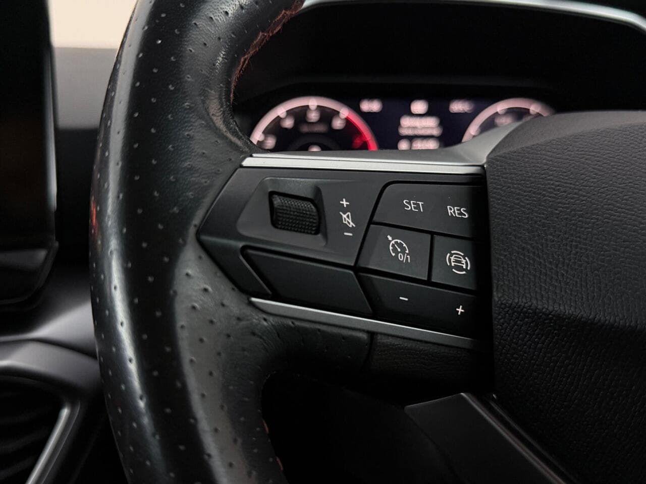 SEAT Leon thumbnail Misc Controls