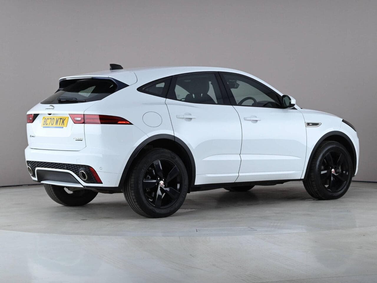 Jaguar E-PACE thumbnail Rear Right
