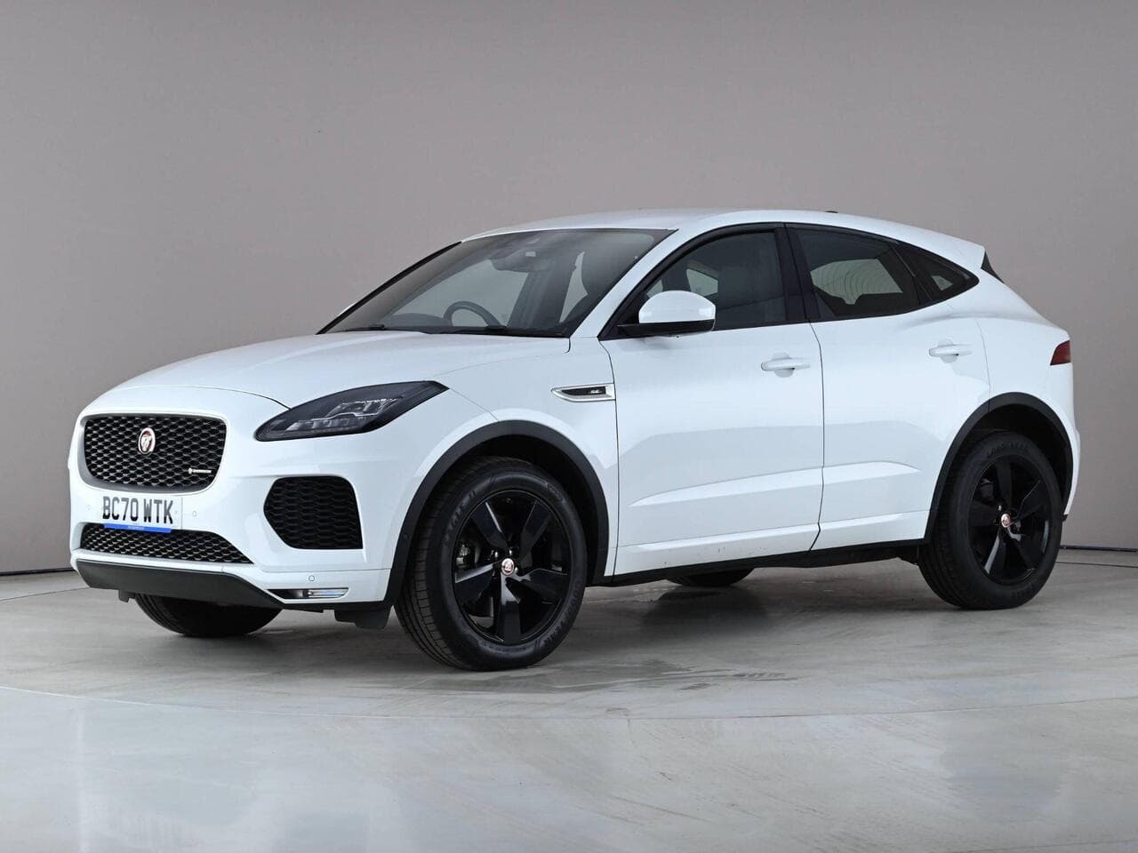 Jaguar E-PACE thumbnail Front Left