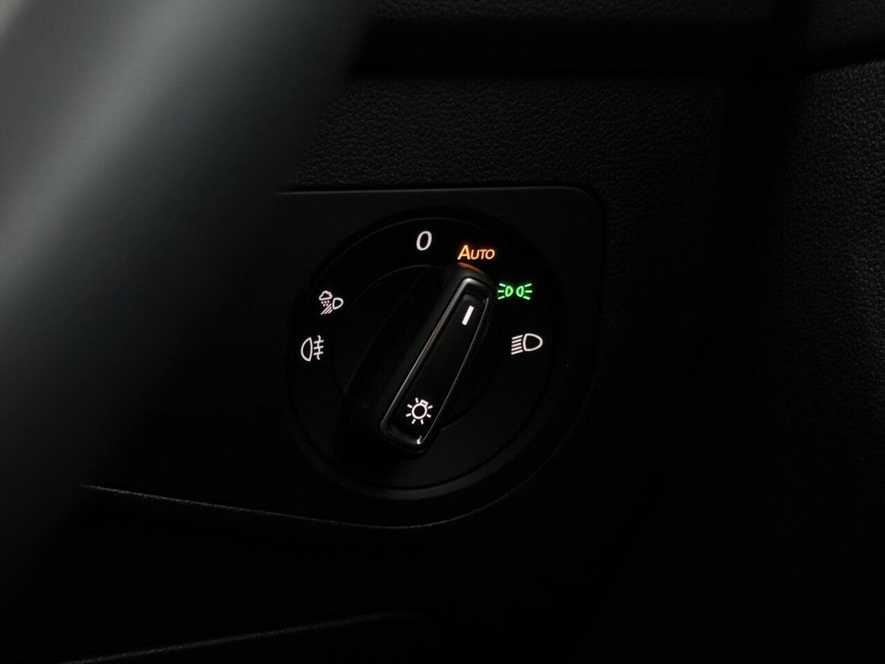 Volkswagen Tiguan thumbnail Misc Controls