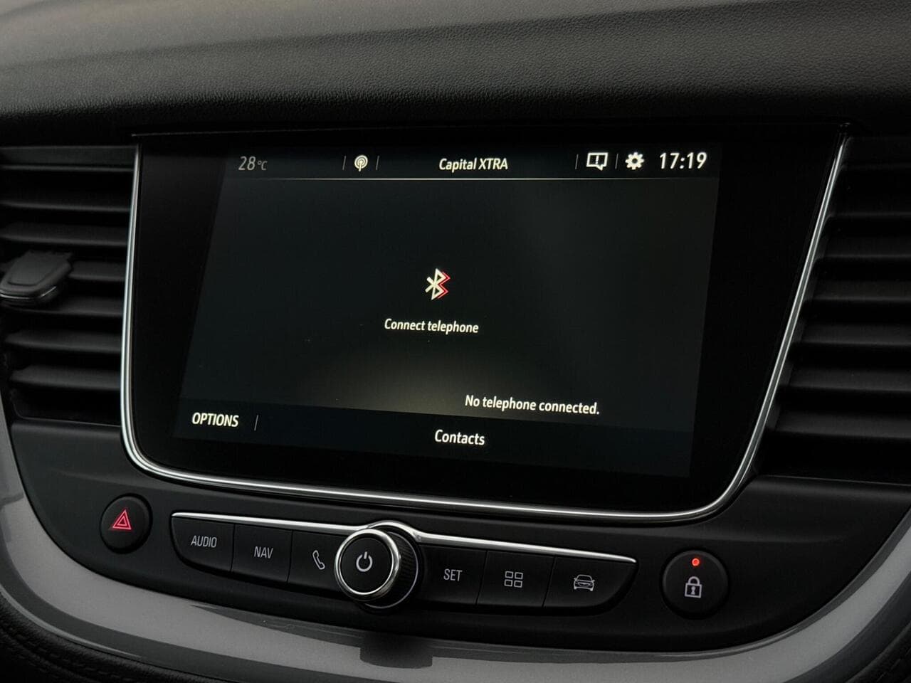 Vauxhall Grandland X thumbnail Infotainment System