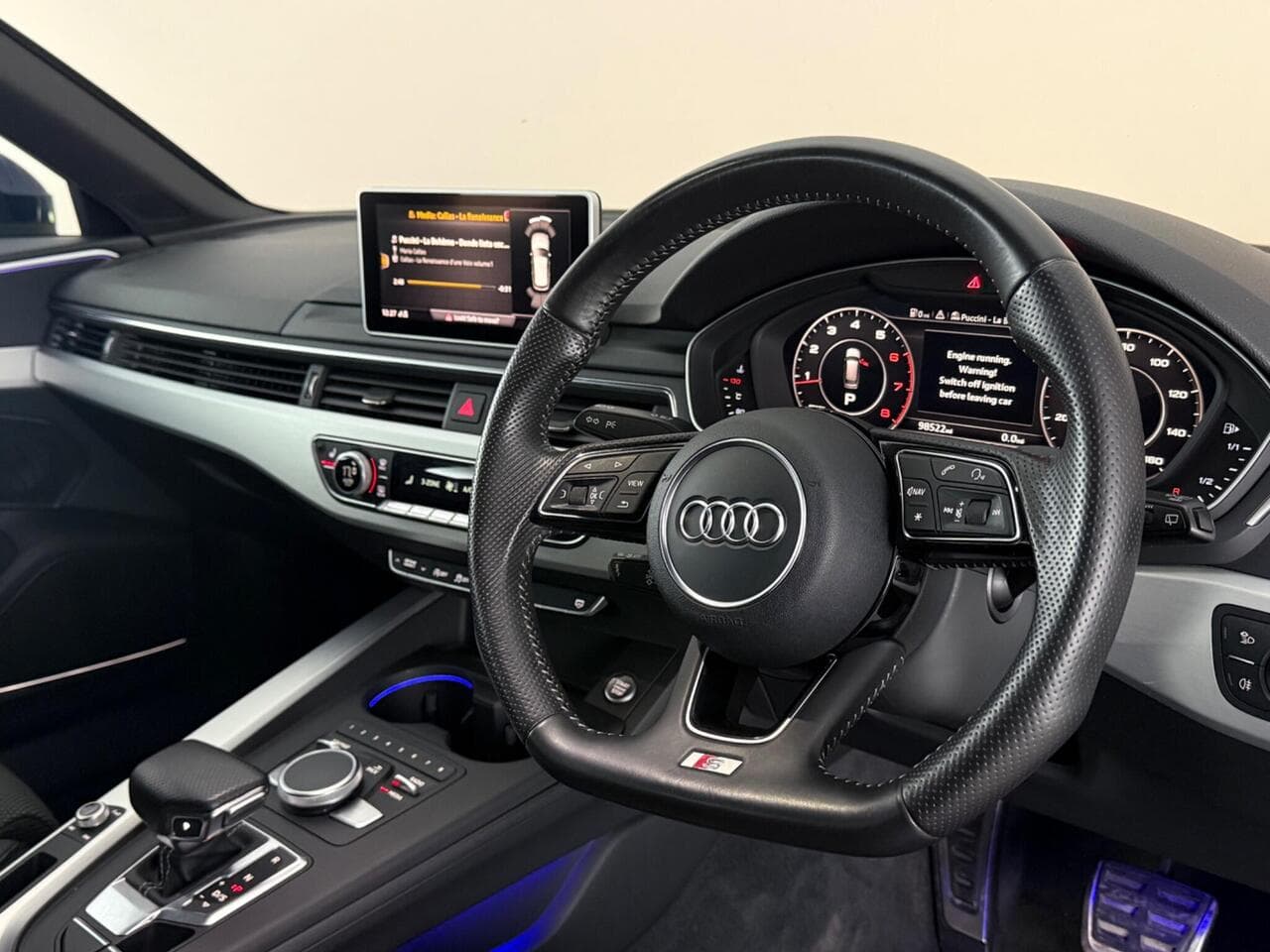 Audi A4 Avant thumbnail Interior Front