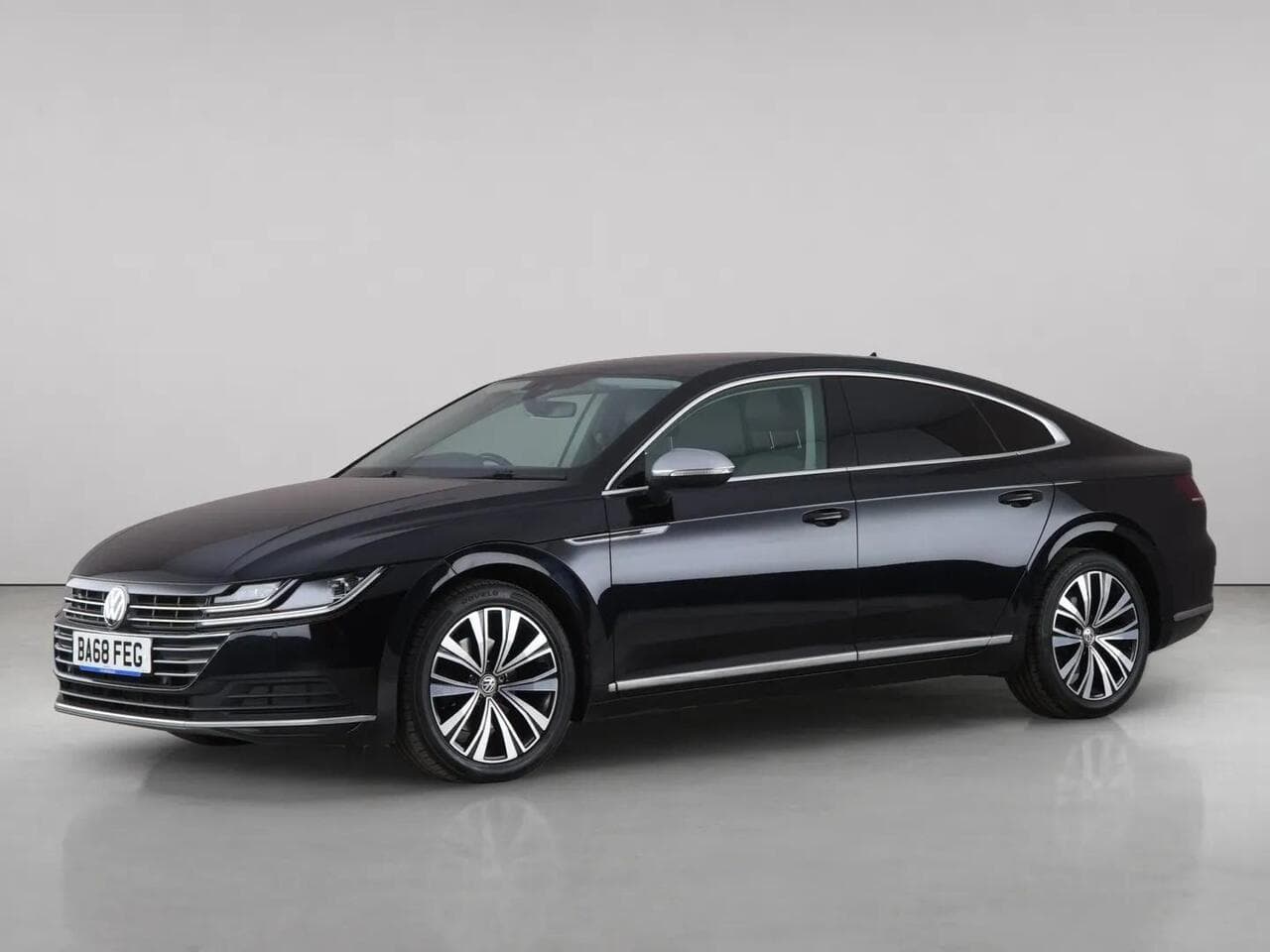 Volkswagen Arteon thumbnail Front Left