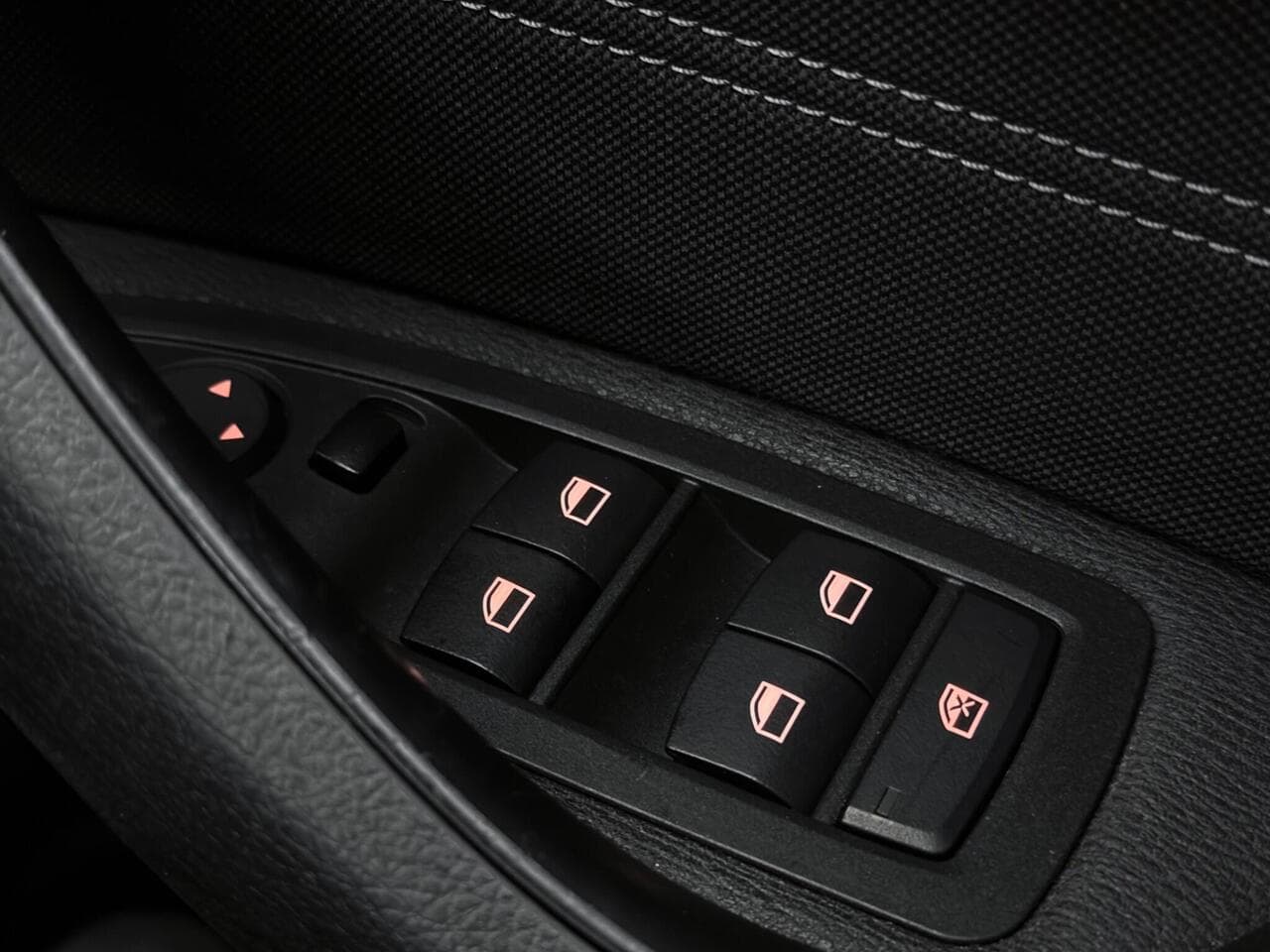 BMW X2 thumbnail Misc Controls