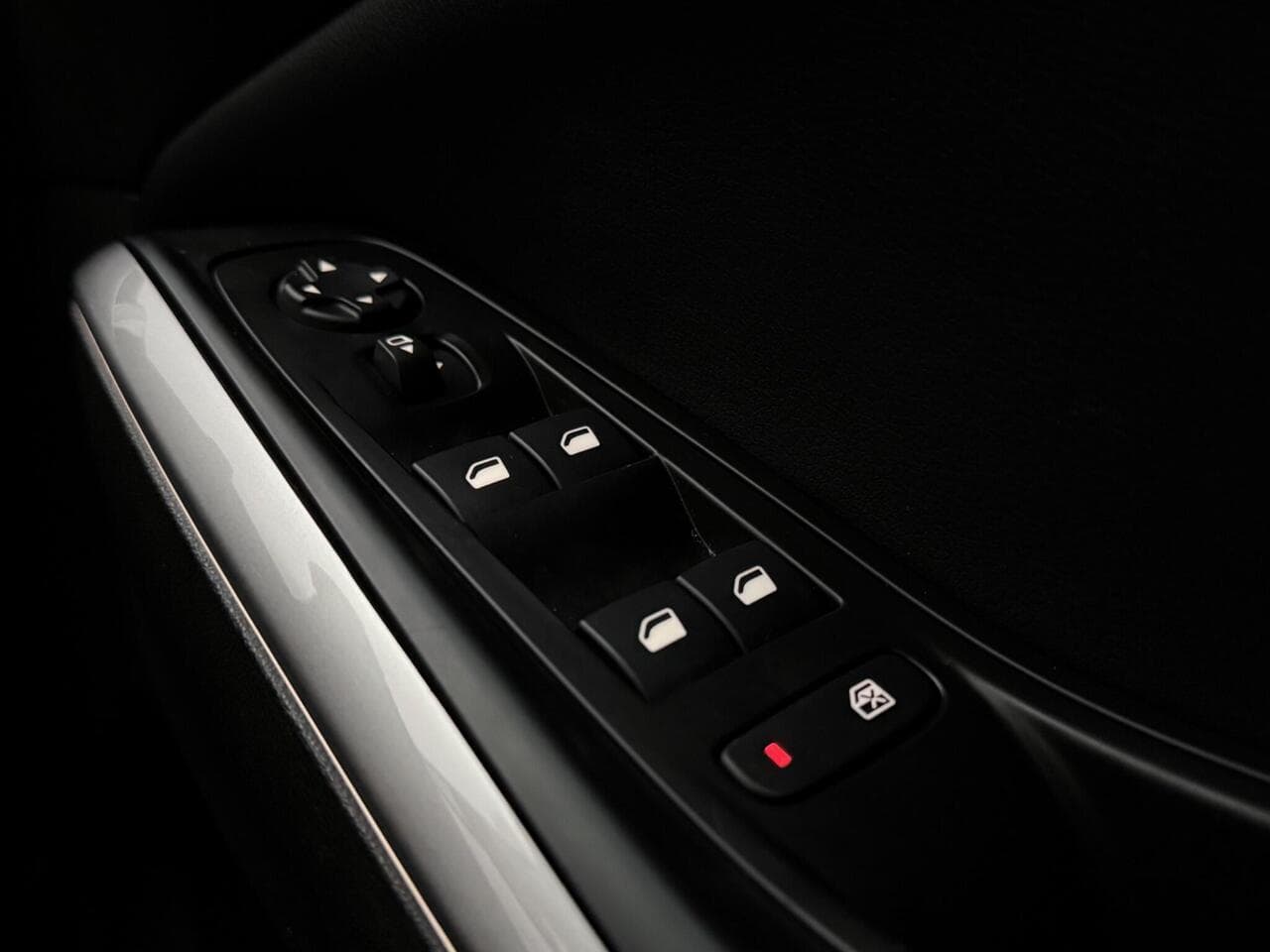 Vauxhall Grandland thumbnail Misc Controls