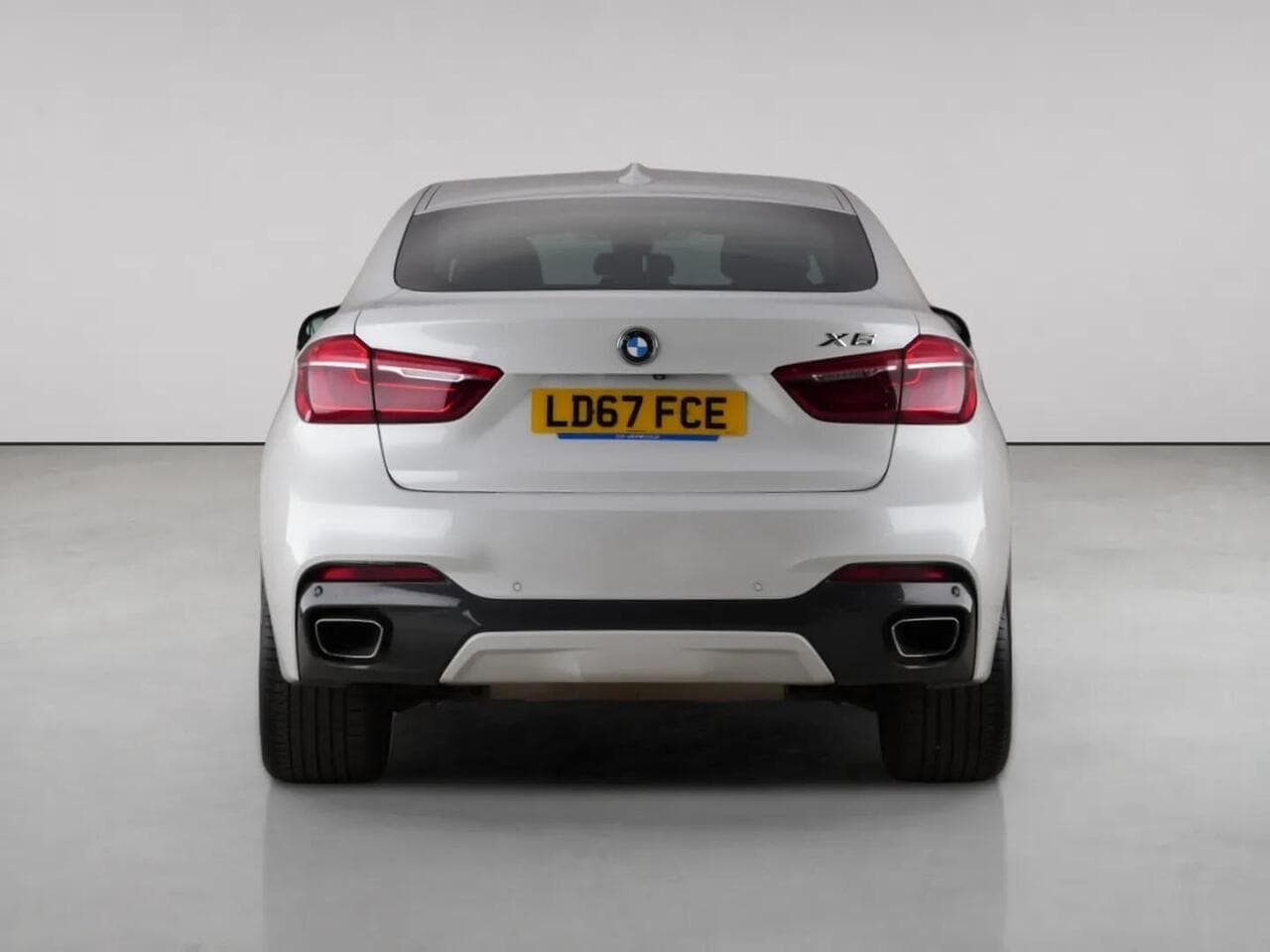 BMW X6 thumbnail Rear