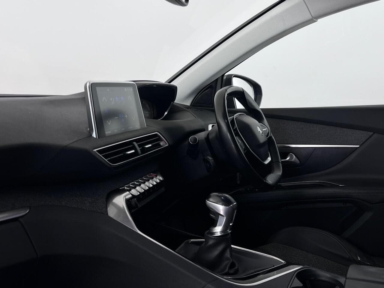 Peugeot 3008 thumbnail Interior Front