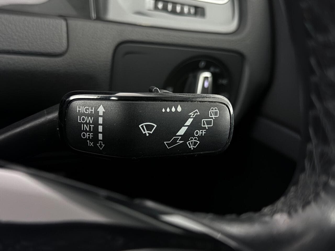 Volkswagen Golf thumbnail Misc Controls