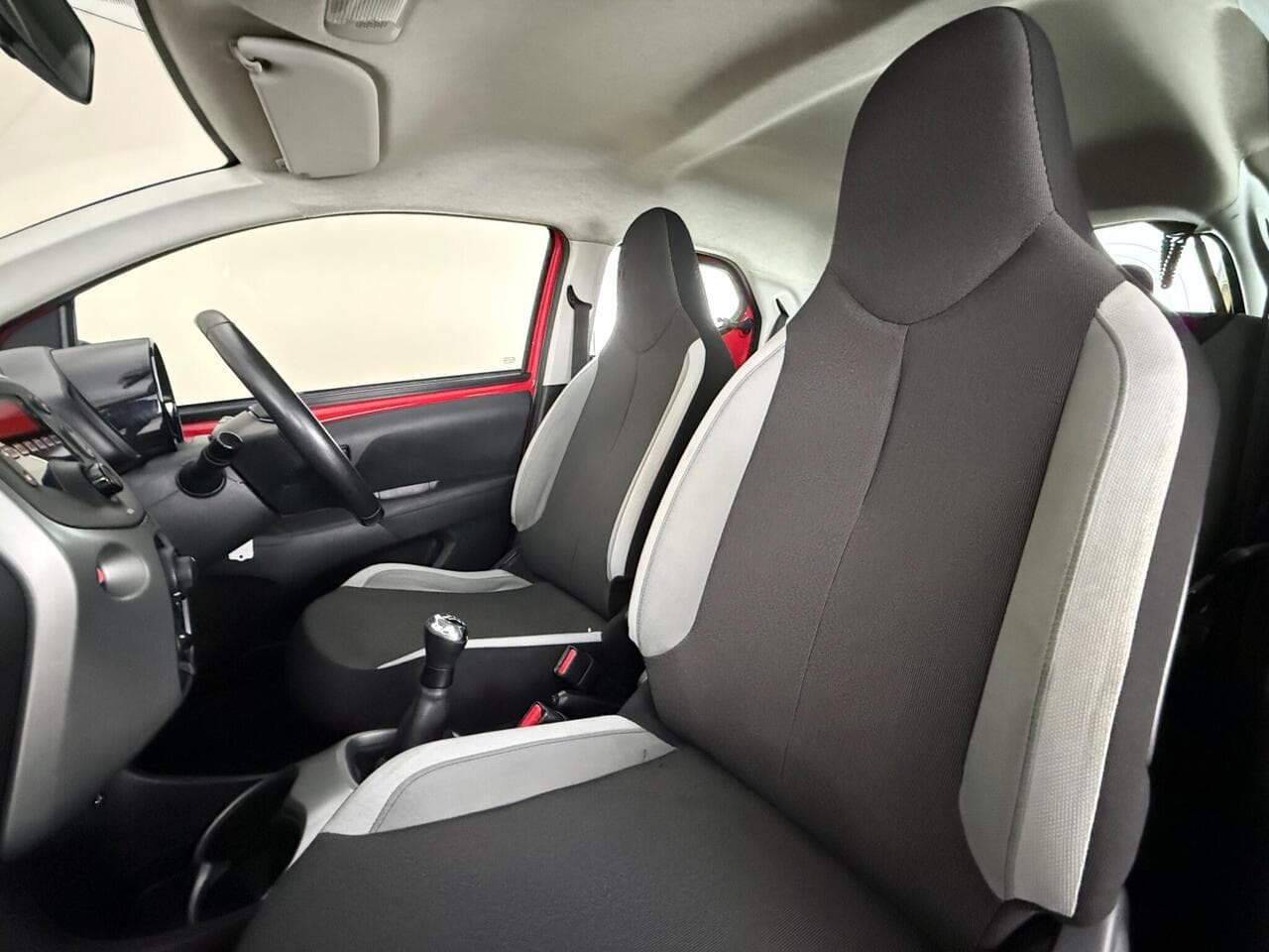 Toyota AYGO thumbnail Seat Front Passenger