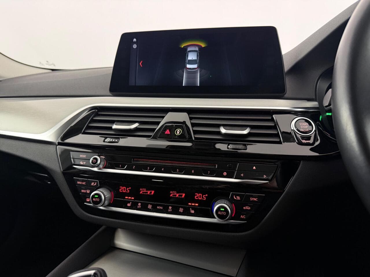 BMW 5 Series thumbnail Infotainment System