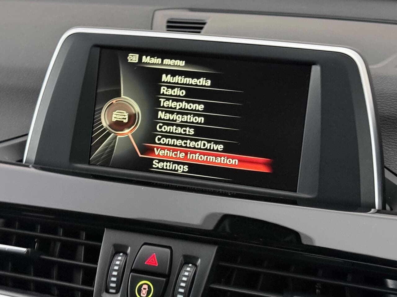 BMW X1 thumbnail Infotainment System