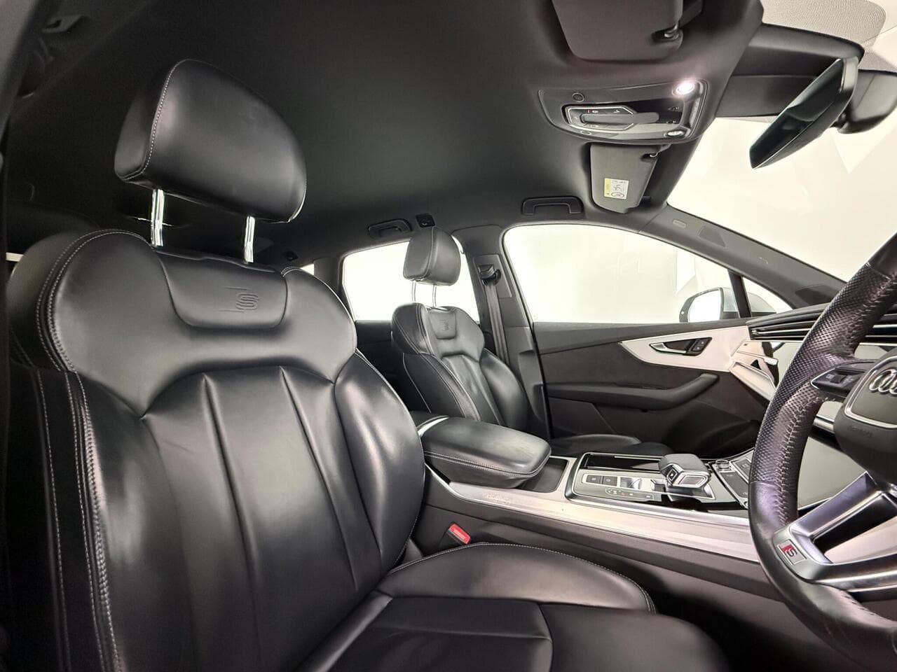 Audi Q7 thumbnail Seat Driver