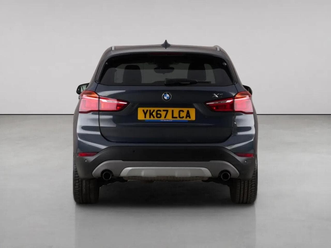 BMW X1 thumbnail Rear