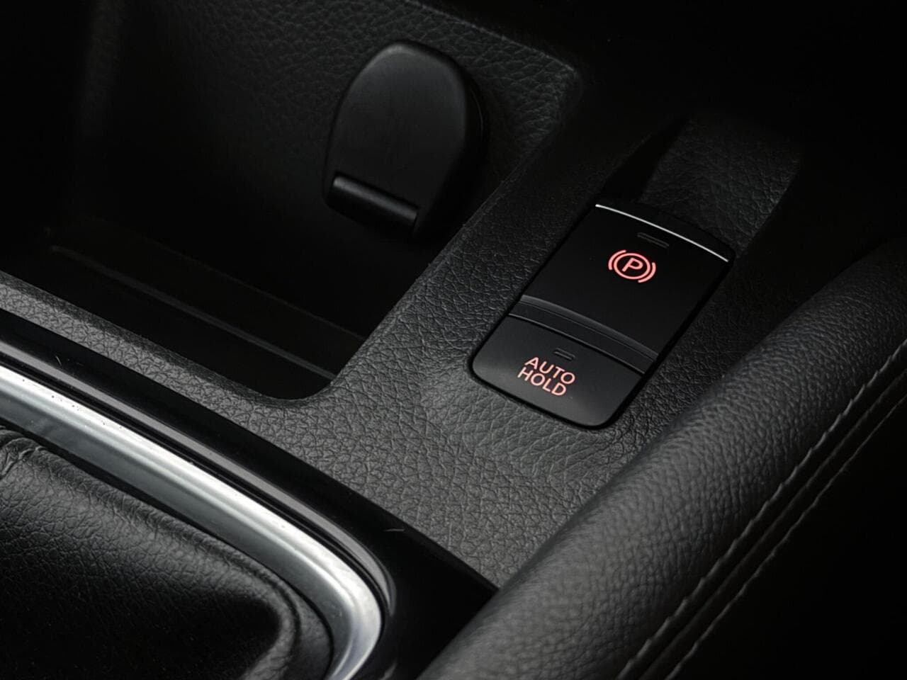 Nissan Qashqai thumbnail Misc Controls