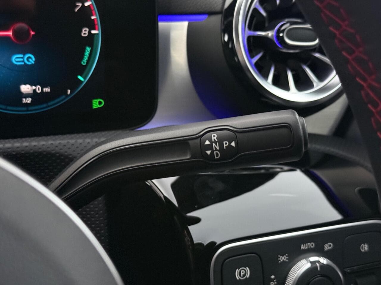 Mercedes-Benz CLA thumbnail Misc Controls