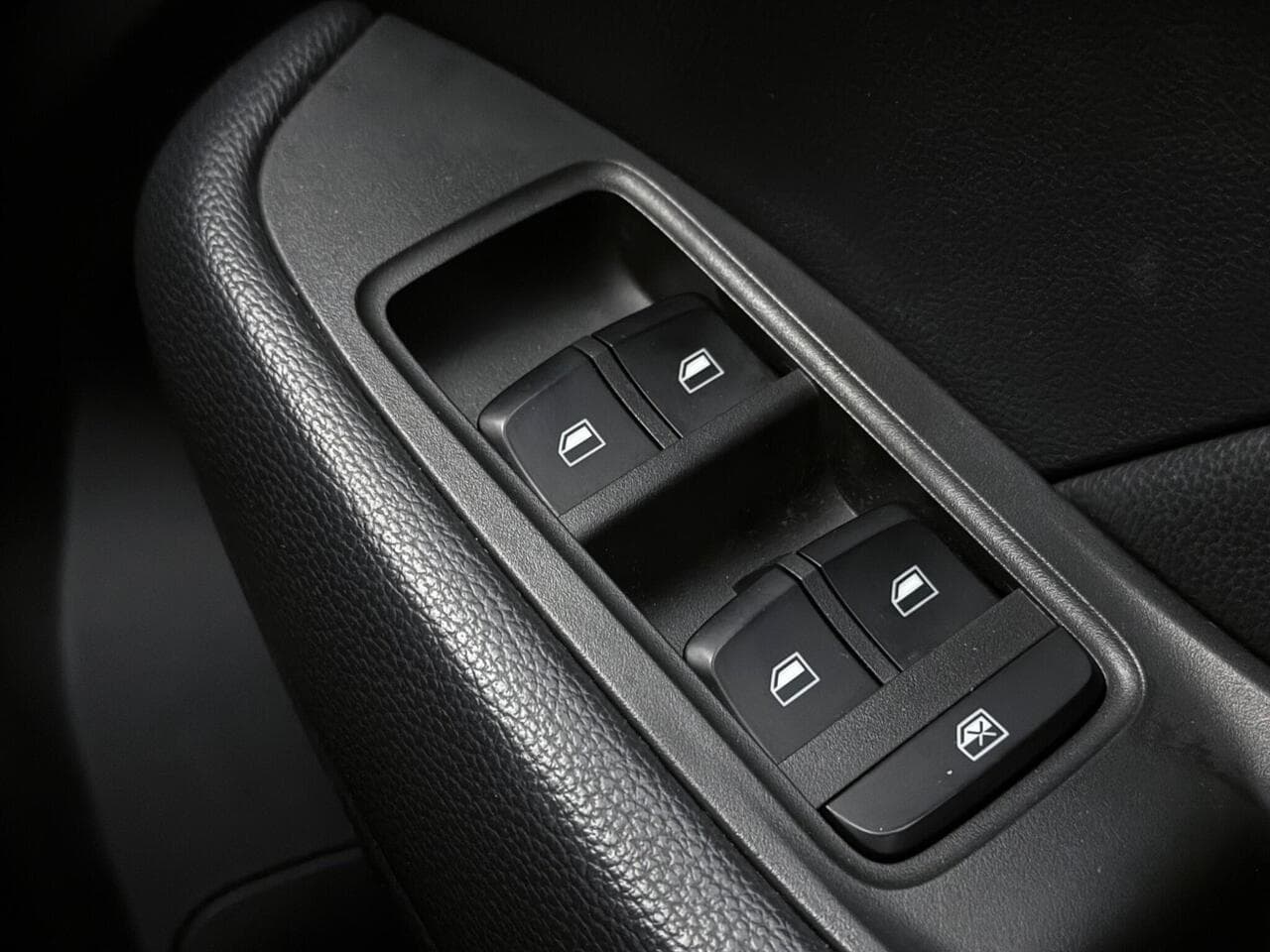 MG MG ZS thumbnail Misc Controls