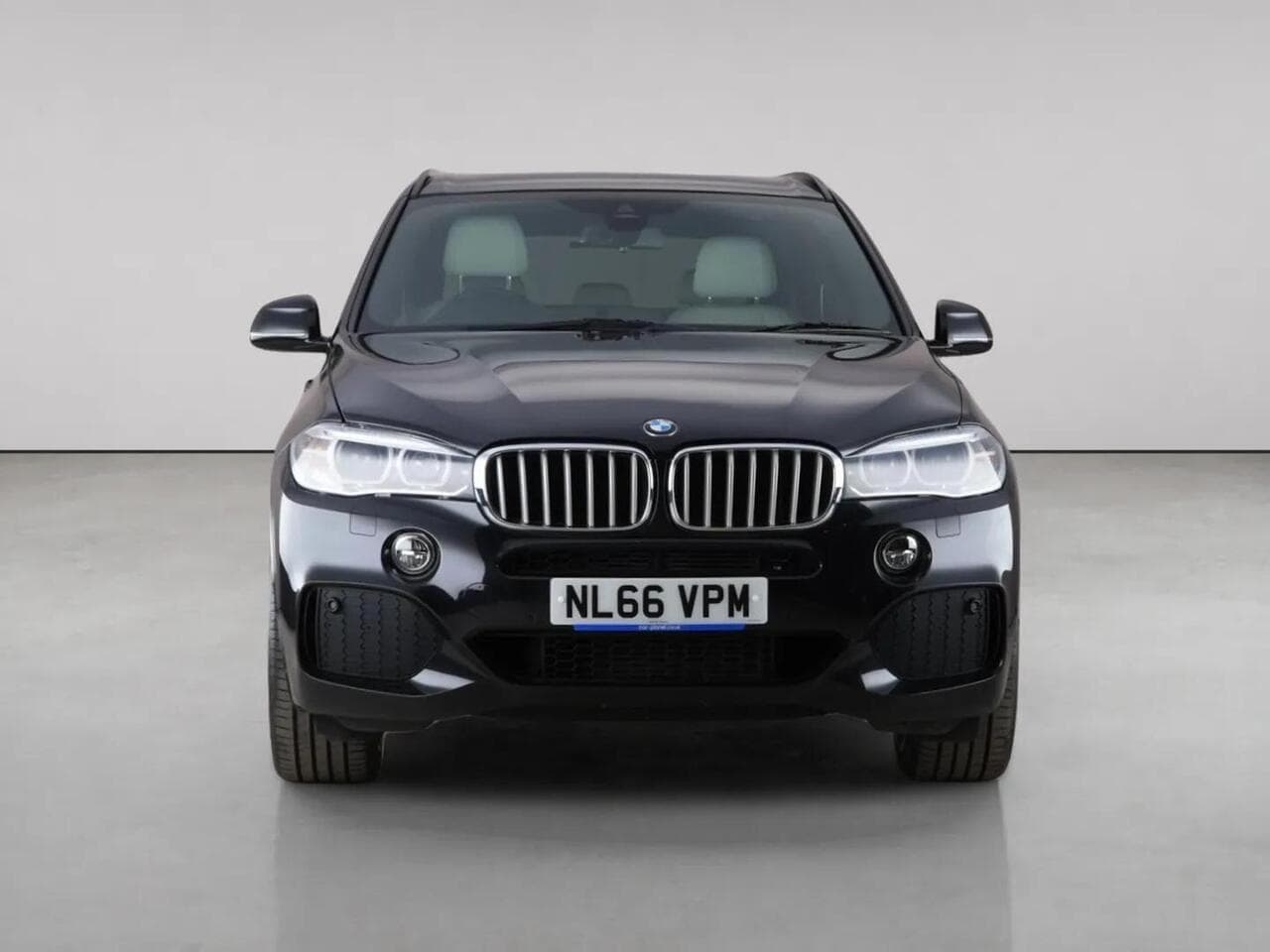 BMW X5 thumbnail Front