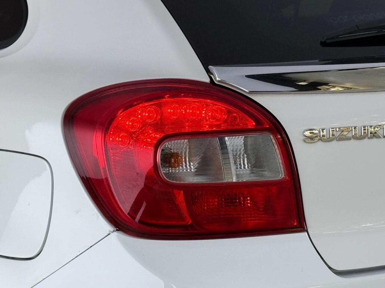 Suzuki Baleno thumbnail Lights Rear