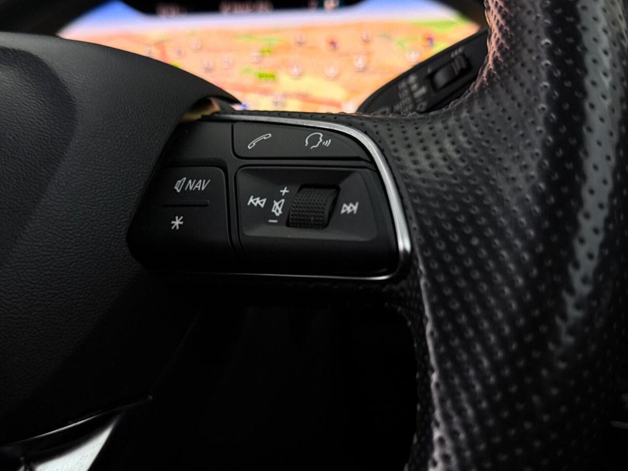 Audi Q5 thumbnail Misc Controls