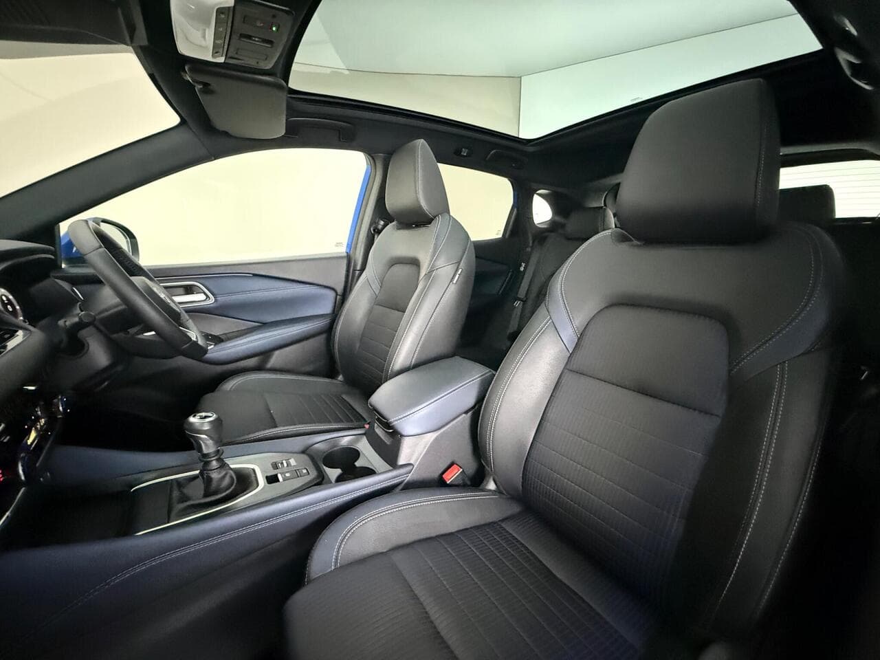 Nissan Qashqai thumbnail Seat Front Passenger