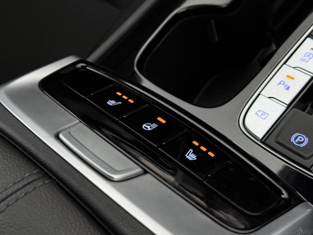 Hyundai TUCSON thumbnail Misc Controls